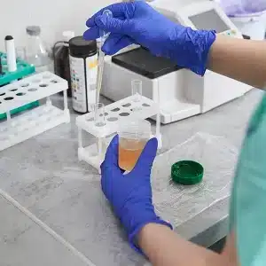 Pipettes graduées Pasteur en plastique PE-LD avec poire de 3ml